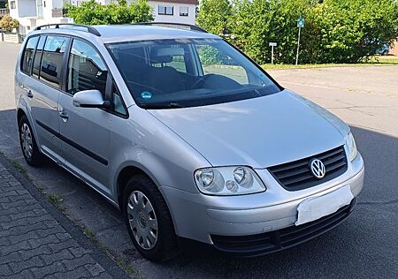 VW Touran Volkswagen 1.6 FSI Basis,1Hand, Vollscheckheft