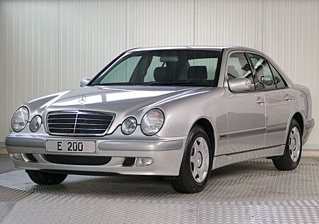 Mercedes-Benz E 200 *W210*erst 25.876 KM*Neuwagenzustand*