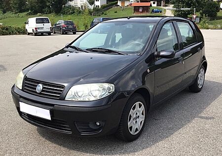 Fiat Punto 1.2 16V, 8-fach bereift, TÜV 1/27