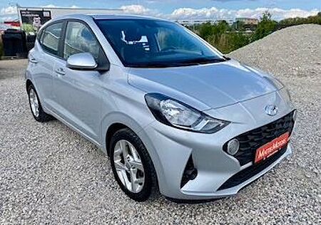 Hyundai i10 1.0 Automatik KLIMA SITZ+LRHZ ALLWETTER PDC