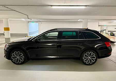 Skoda Superb 2.0 TSI DSG/AHK/SHZ/APP