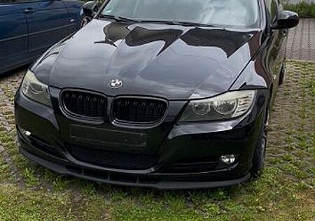 BMW 318i E90