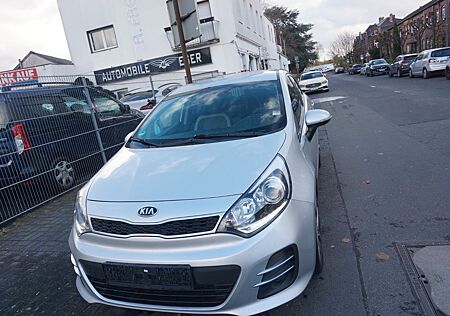 Kia Rio Spirit*1-HAND*SCHECKHEFT*