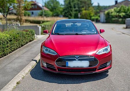 Tesla Model S 60 - Free Supercharging - TÜV Mai 2027