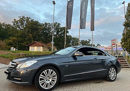 Mercedes-Benz E 220 Coupé CDI BlueEFFICIENCY ELEGANC...