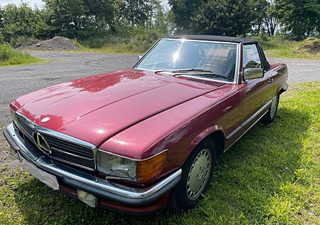 Mercedes-Benz SL 300 (Typ 107)