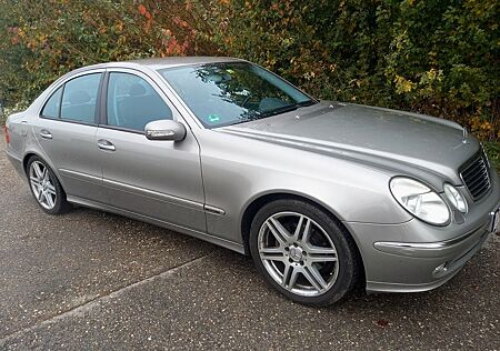 Mercedes-Benz E 240 AVANTGARDE TOP ZUSTAND