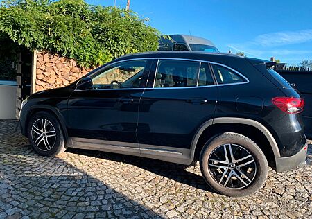 Mercedes-Benz GLA 200 GLB 200 DCT -
