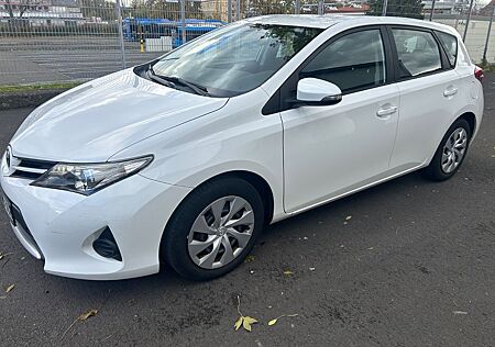 Toyota Auris Comfort 1,33-l-Dual-VVT-i S/S Kuppe. NEU