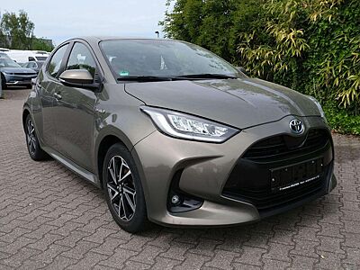 Toyota Yaris Hybrid 1.5 Club LED Kamera ACC SHZ