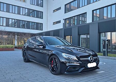 Mercedes-Benz C 63 AMG C63s Ohne OPF Performance AGA TÜV NEU