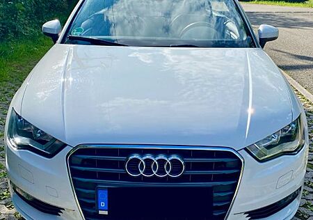 Audi A3 2.0 TDI clean diesel Ambition Cabriolet A...