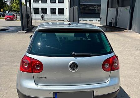 VW Golf Volkswagen 5 | 1.4L | Carplay | 8-fach bereift |