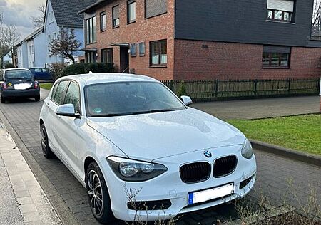 BMW 114i Sport Line Sport Line