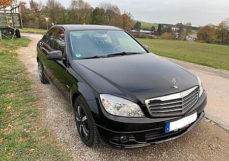 Mercedes-Benz C 180 CGI BlueEFFICIENCY Autom. -