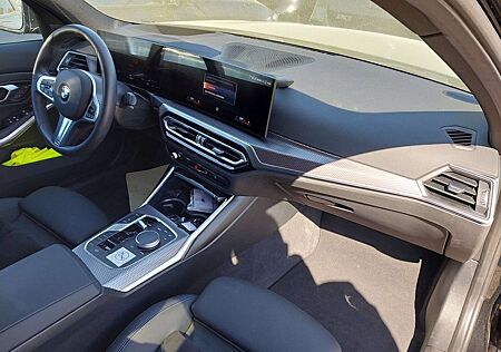 BMW 320i Touring M Sport --AHK/HeadUp/ACC/Innovation