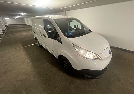 Nissan E-NV200