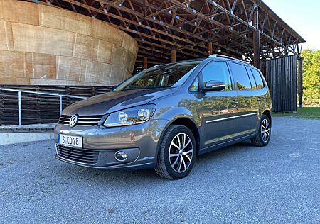 VW Touran Volkswagen 2.0 TDI 125 kW DSG Highline Highline