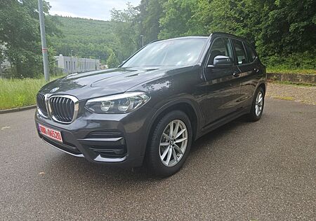 BMW X3 xDrive20d -AUT/LEDER/HUD/NAVI/LED/ALU18/TOP!