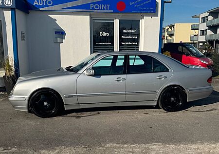 Mercedes-Benz E 320 AVANTGARDE**VOLLAUSSTATTUNG**TOPZUSTAND**