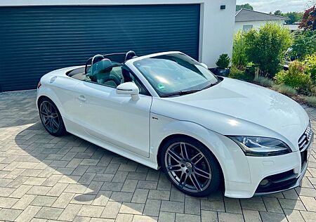 Audi TT Roadster 2.0 TFSI S tronic quattro -