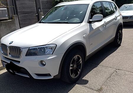 BMW X3 xDrive20d - AHK XENON TOP! Unfallfrei