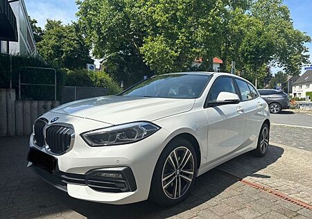 BMW 118i -Voll ausgestattet-wenig KM