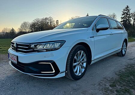 VW Passat Variant Volkswagen GTE
