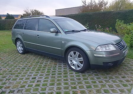 VW Passat Variant Volkswagen 2.5 V6 TDI 4motion Executive ...