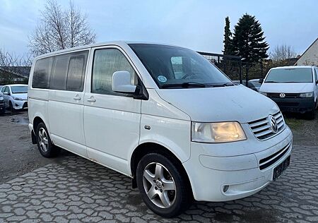 VW T5 Shuttle Volkswagen Transporter 2.5tdi A/C 9 seats