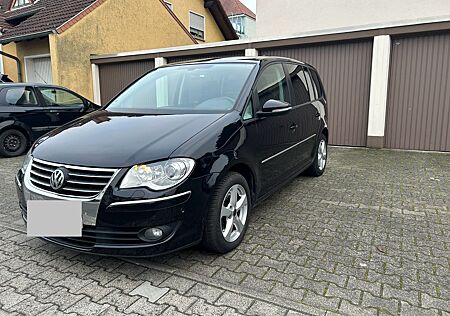 VW Touran Volkswagen 2.0TDI-XENON-NAVI-7 SITZER-ZAHNRIEMEN NEU