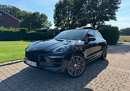 Porsche Macan GTS LED AHK Vollleder 21Zoll 8-Fach