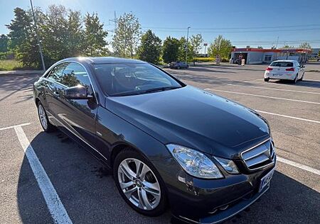 Mercedes-Benz E 220 Coupé CDI BlueEFFICIENCY AVANTG....