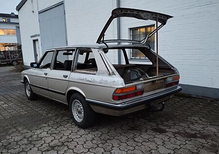 BMW 525e eta Touring Umbau Kombi