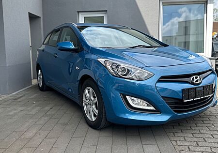 Hyundai i30 cw*PDC*Bluetooth*Freisprech*8fach bereift*