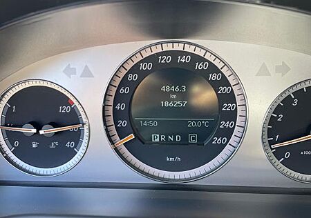 Mercedes-Benz C 200 CGI BlueEFFICIENCY ELEGANCE ELEGANCE