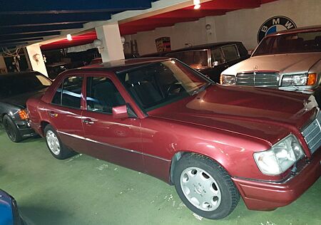 Mercedes-Benz E 320 Klima, Autom, Velour, Sh,
