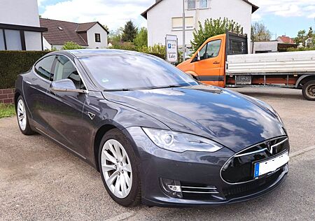 Tesla Model S 85D - kein Free Supercharging