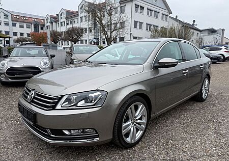 VW Passat Volkswagen Lim. DSG Highline*Bi Xenon*Keyless*Alcant