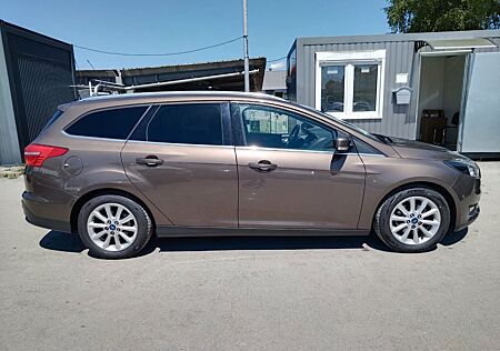 Ford Focus Turnier Titanium+ATM 19000km+NAVI+CAM+SHZ