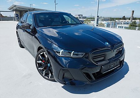 BMW i5 M60 xDrive MFahrwProf/B&W/360°/Carbon/NP123´