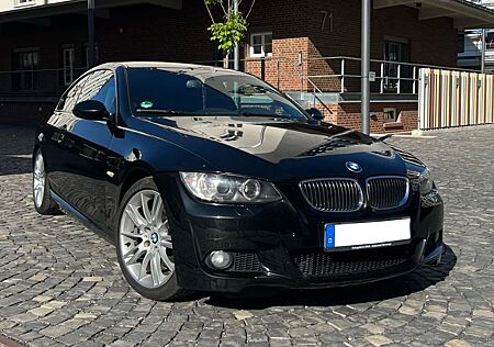 BMW 325i Coupé M-Paket / Alcantara / SHZ / 18-Zoll