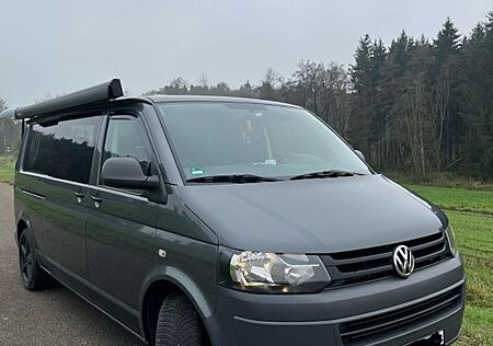 VW T5 Transporter Volkswagen /Camper, Motor neu, inkl. Zubehör