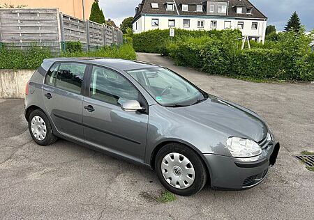 VW Golf Volkswagen 5 Erst 148 TKM TÜV NEU 07-2027