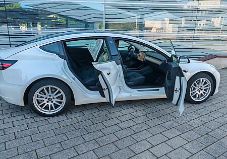 Tesla Model 3 Dual Motor/AWD/Long Range/Pano