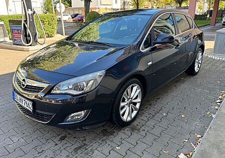 Opel Astra J Lim. 5-trg. Sport