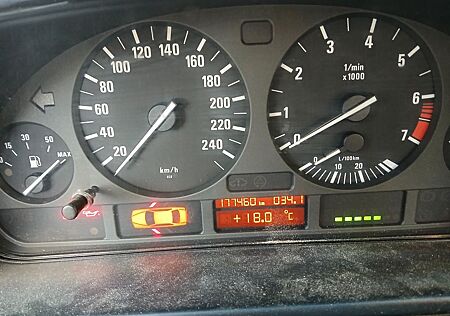 BMW 523i Touring -