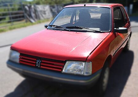 Peugeot 205