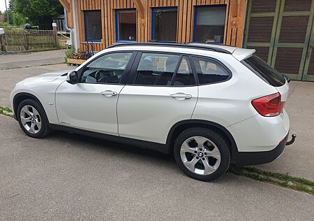 BMW X1 xDrive20d - AHK, Panoramadach, HU9/26