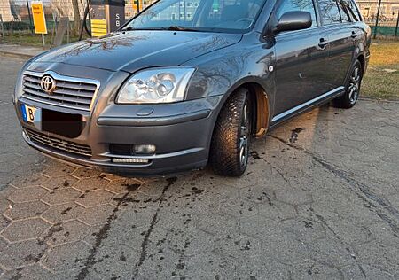 Toyota Avensis Combi Executive 2,2-l-D-CAT Executive